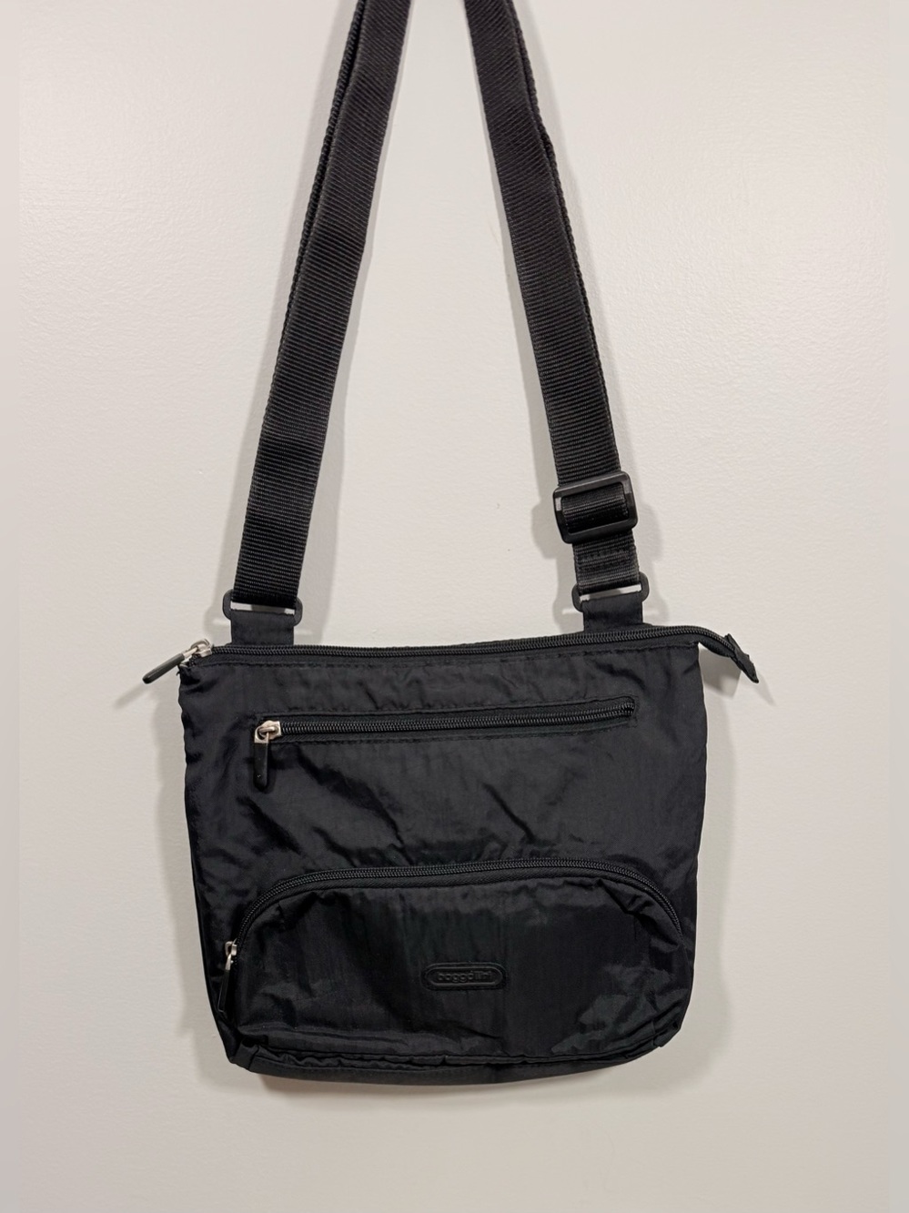 Baggallini Black Nylon Crossbody Messenger Bag